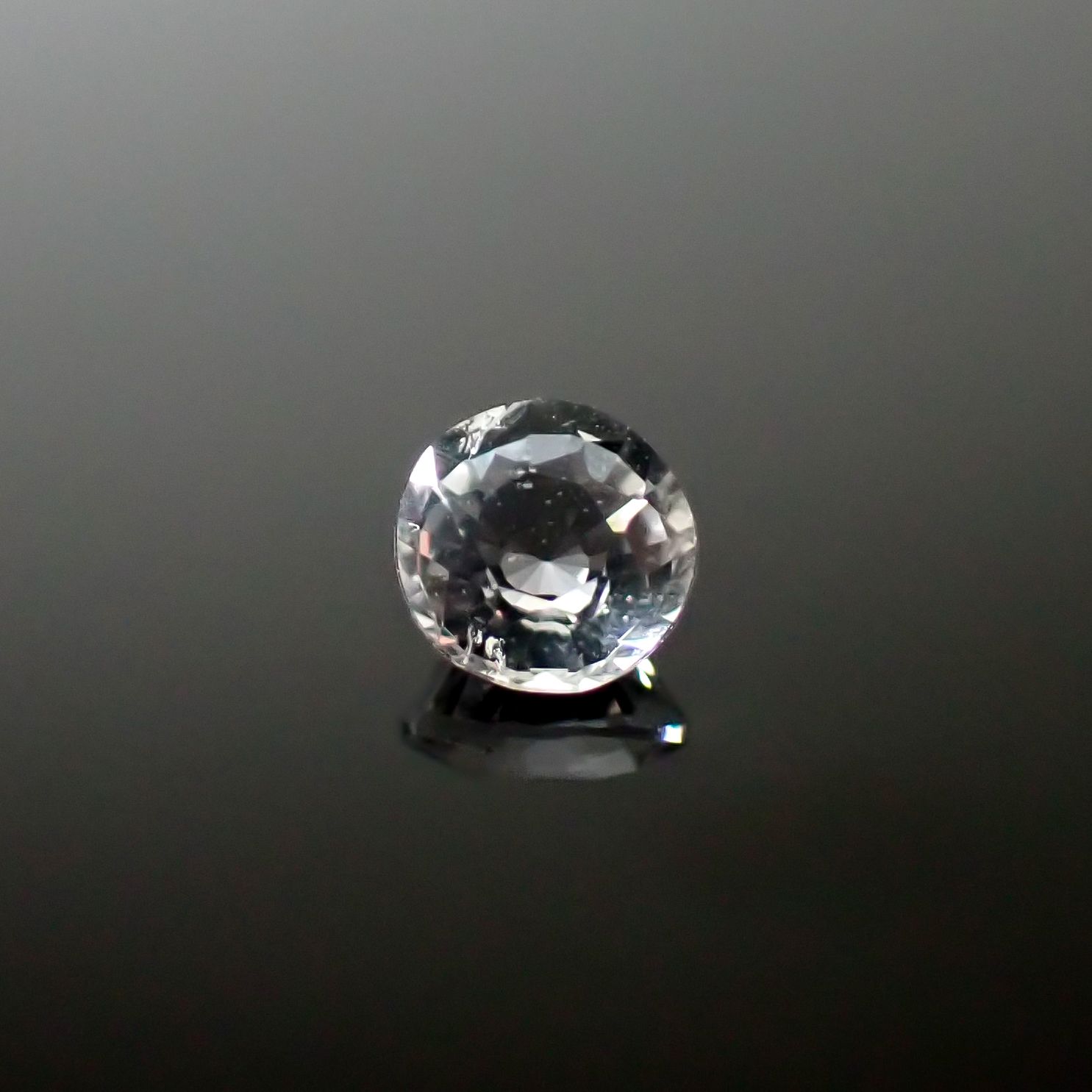 テネブレッセンススキャポライト アフガニスタン産 0.14ct / 3.5x3.4mm前後 [260532258]