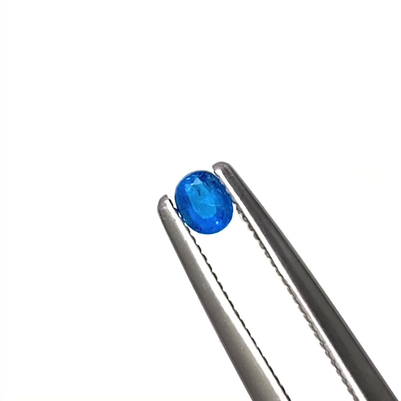 アウイナイト フルオレッセンス アフガニスタン産 0.078ct / 3x2.3mm