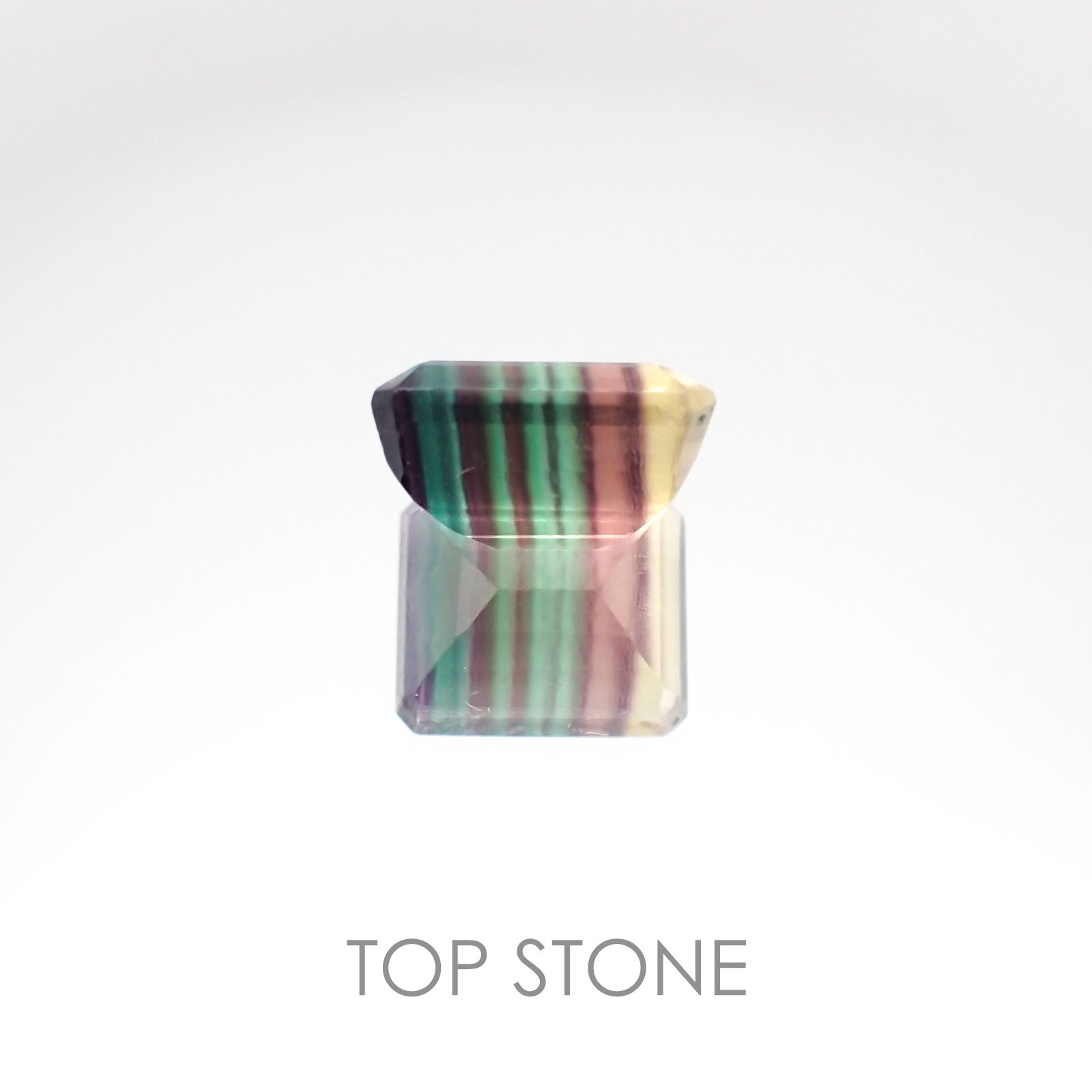 バイカラーフローライト ブラジル産 ルース 7.72ct[2010107056]11.9×10.1mm前後