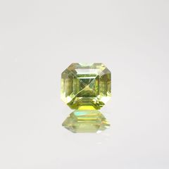 スフェーン(宝石名スフェーン) マダガスカル産 0.712ct ソ付(彩珠)[210712010]5.3×4.9mm前後
