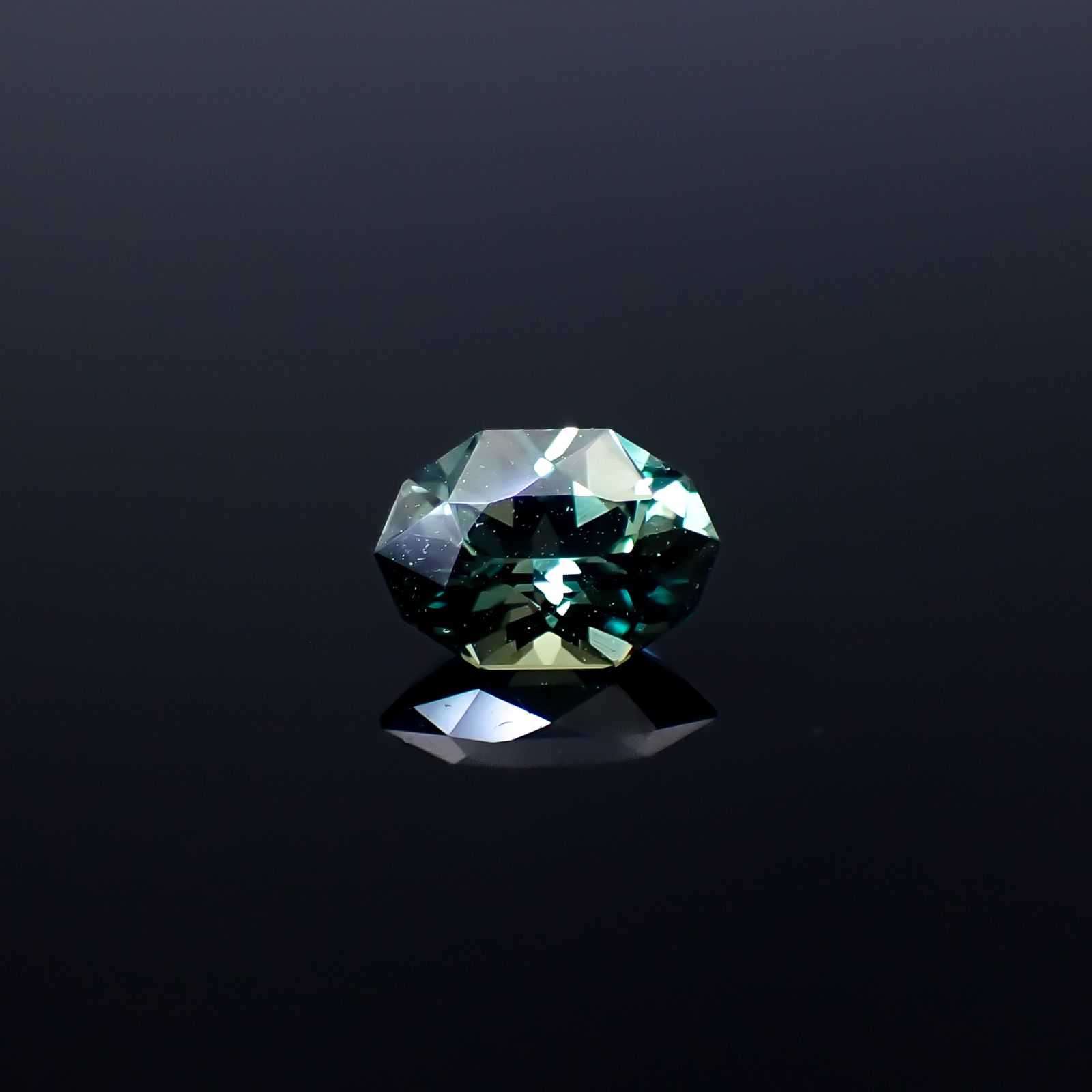 ◇カスタムカット◇バイカラーサファイア オーストラリア産 1.27ct [250229826]7.9x5.5mm前後
