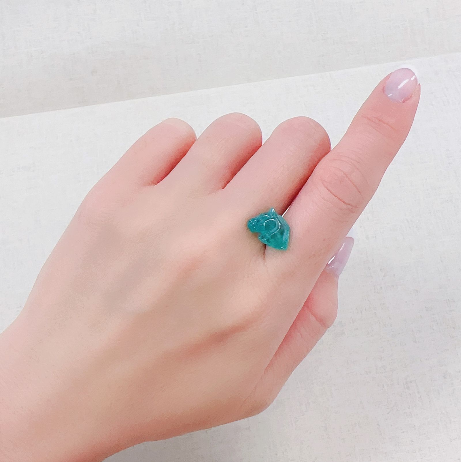 ◇カスタムカット・馬彫刻◇エメラルド コロンビア産 2.60ct[230421700]9.9x12.2mm前後
