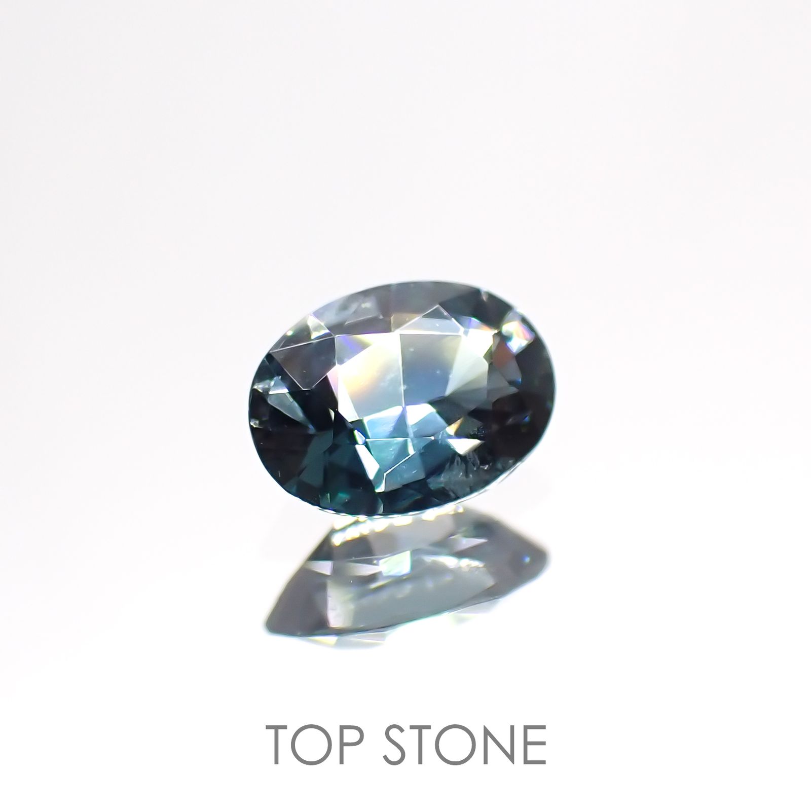 サファリン(宝石名サフィリン) スリランカ産 0.404ct ソ付(彩珠)[21019625]5.7×4.1mm前後