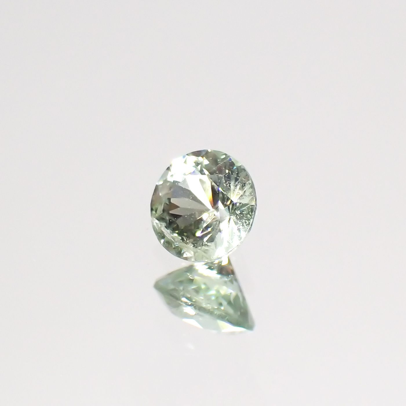 バナジウムコーネルピン(宝石名コーネルピン)タンザニア・タンガ州産 0.31ct 識別済[220115629]4.1x4.1mm前後