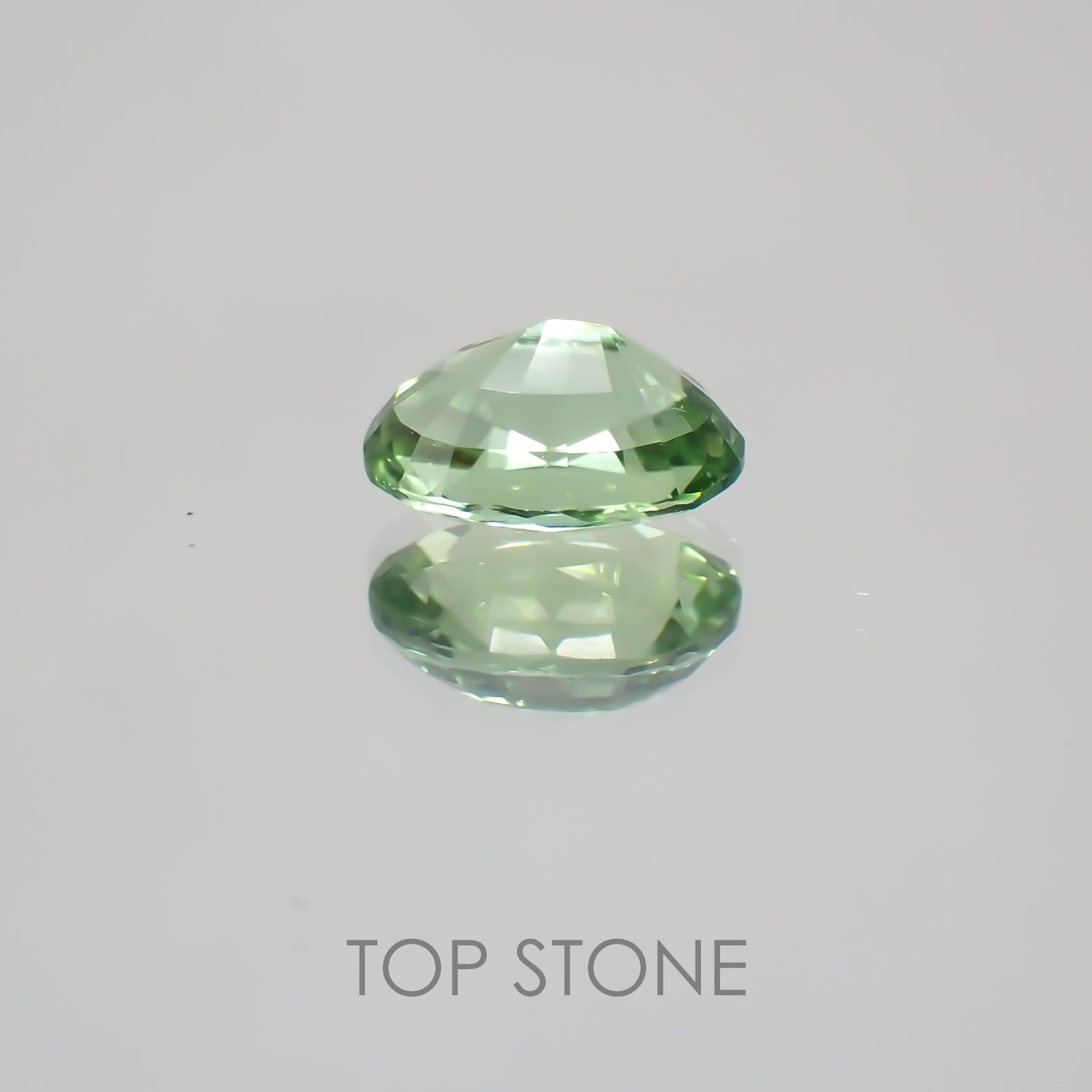 ミントトルマリン(宝石名グリーン・トルマリン) ルワンダ産 1.64ct 識別済[21029995]8.4×6.5mm前後