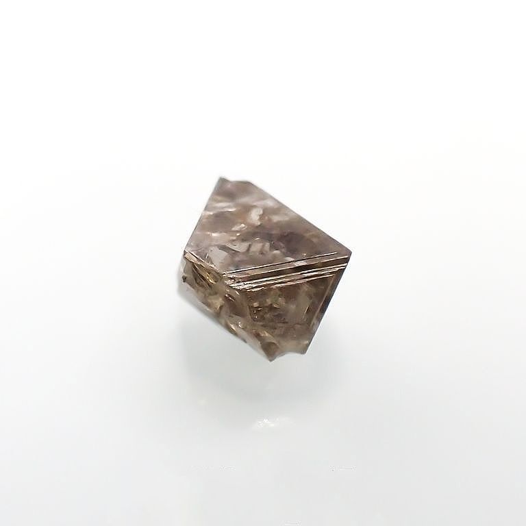 ソーヤブルダイヤモンド 原石 0.37ct[220717049]4.6x4.2mm前後