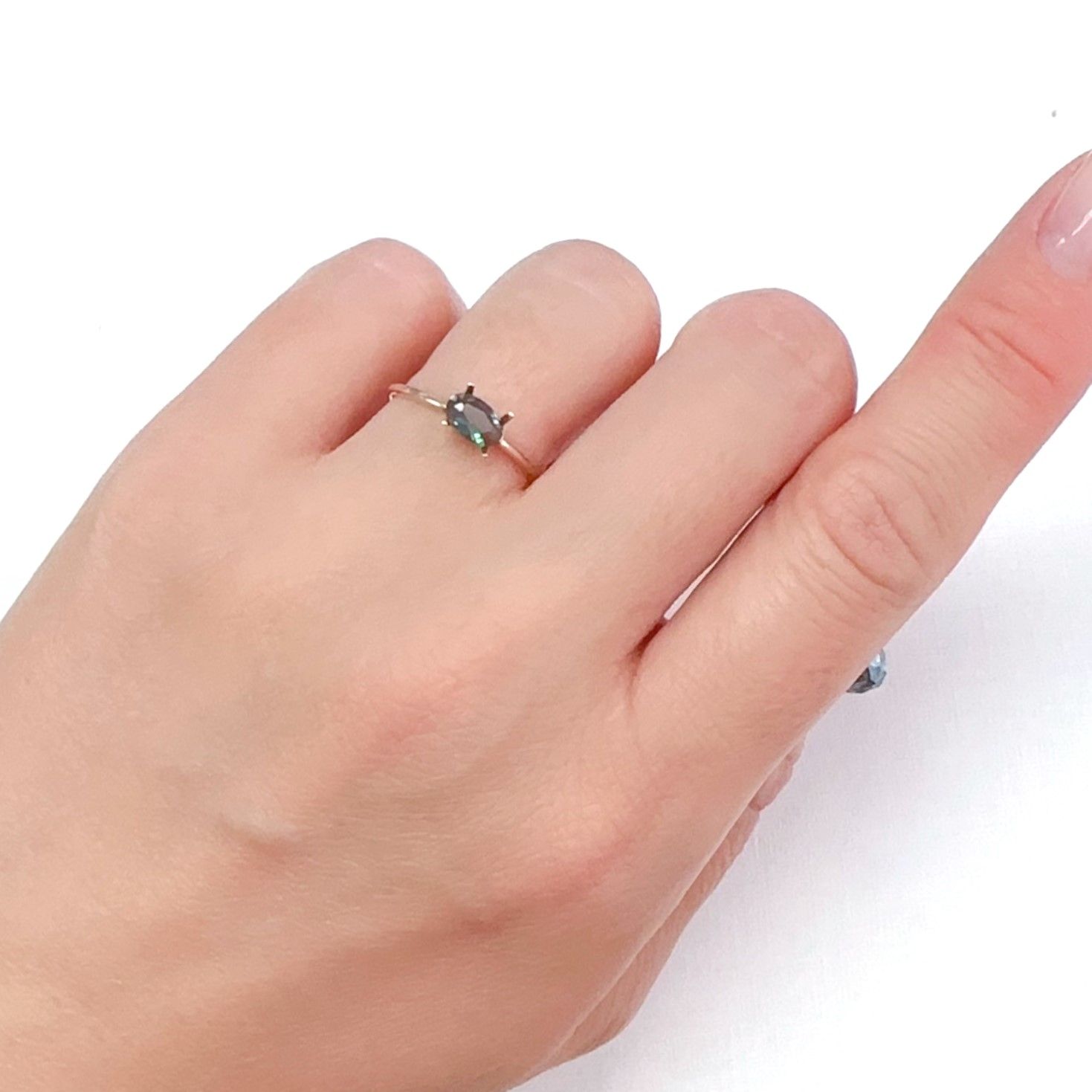 カラーチェンジアンデシン モンゴル産 0.35ct[240226318]6x4mm前後