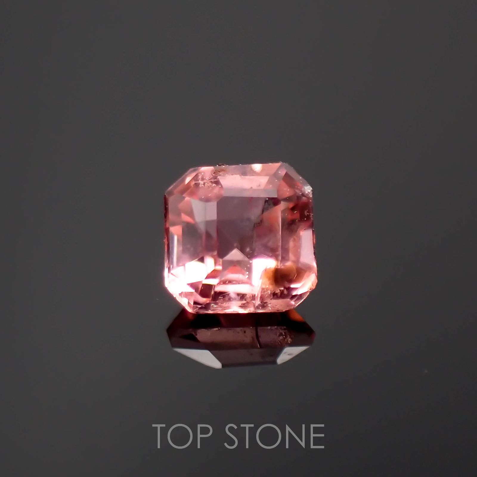 ヴェイリネナイト(宝石名ベイリネナイト)パキスタン産 0.085ct 識別済[221219293]2.4x2.3mm前後