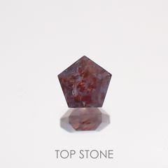 ◇ペンタゴンカット◇ブラッドショットアイオライトSA(宝石名アベンチュリン・アイオライト) インド産 0.27ct 識別済[210610985]4.2×4.1mm前後