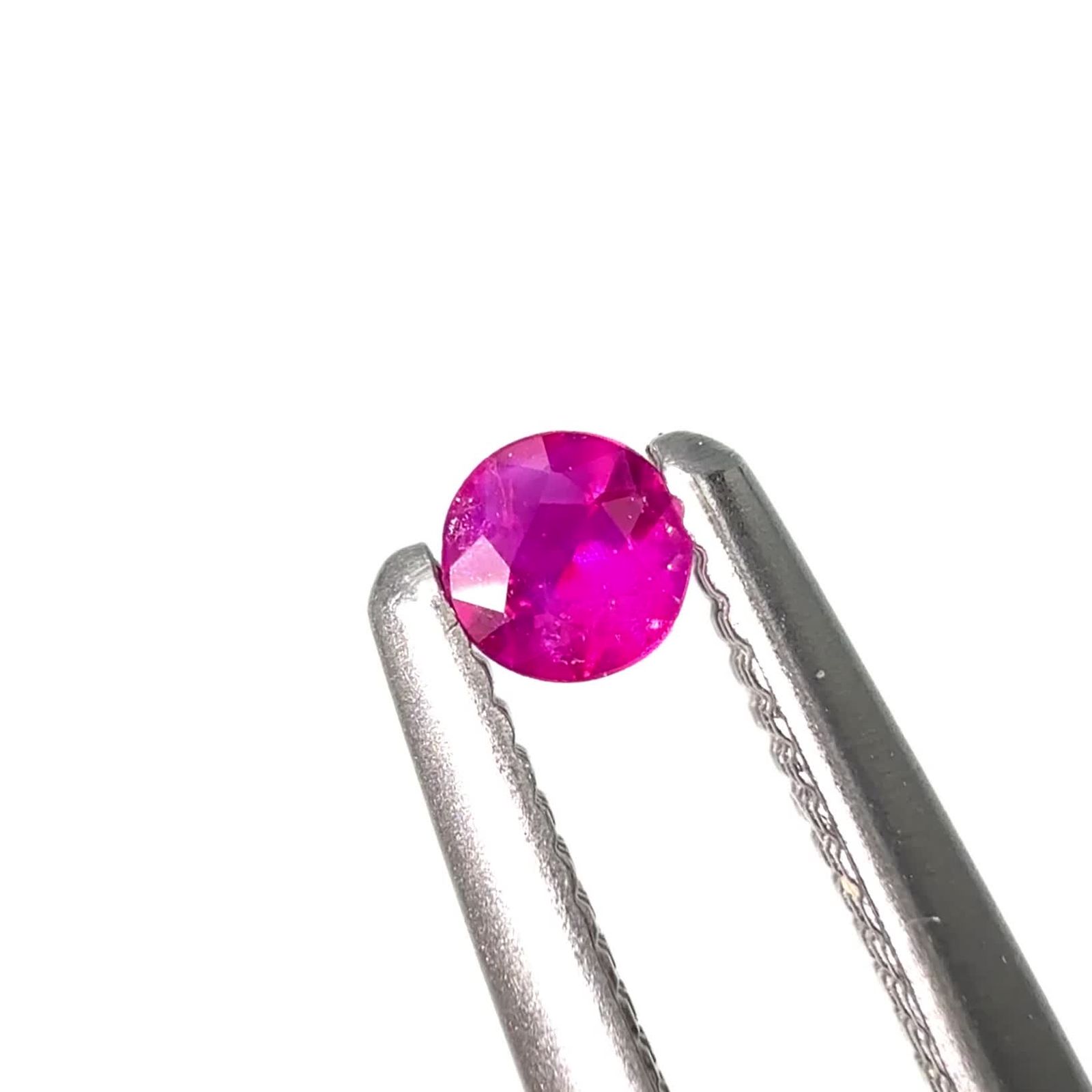 ルビー ビルマ産 0.062ct / 2.4x2.4mm前後 [250630612] | TOP STONE