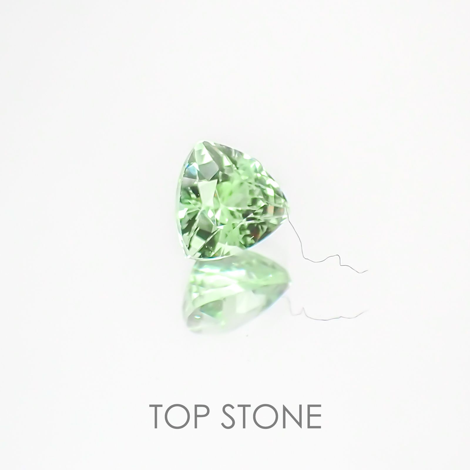 ミントガーネット タンザニア産 ルース 0.43ct[20127914]4.3×4.3mm前後