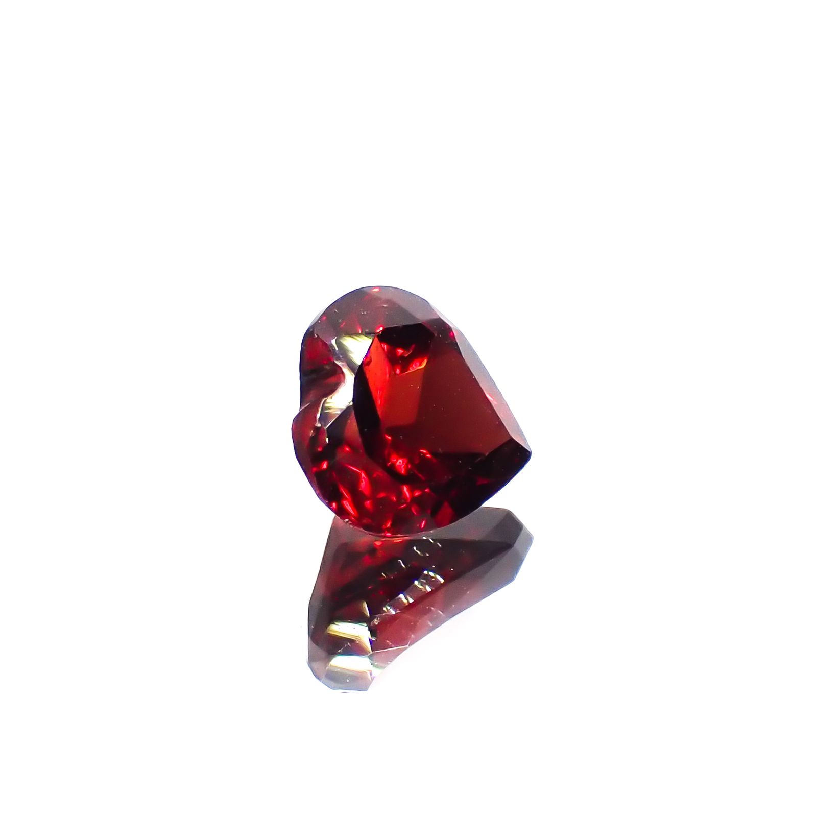 パイラルスパイトガーネット モザンビーク産 0.97ct[230421779]5.8x6mm前後