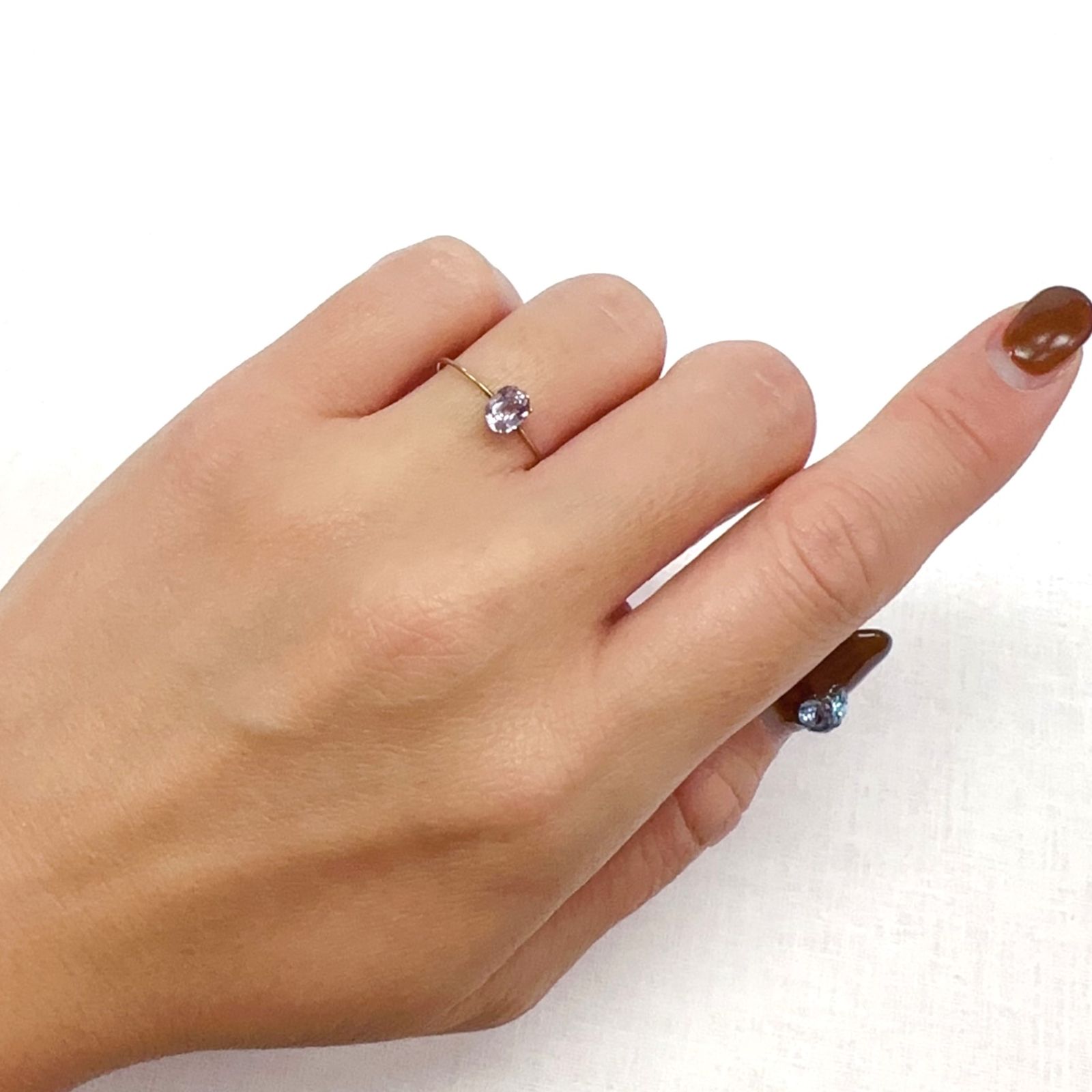 カラーシフト ピンクダイアスポア(宝石名ダイアスポア)アフガニスタン産 0.56ct 識別済[231124284]5.6x4.4mm前後
