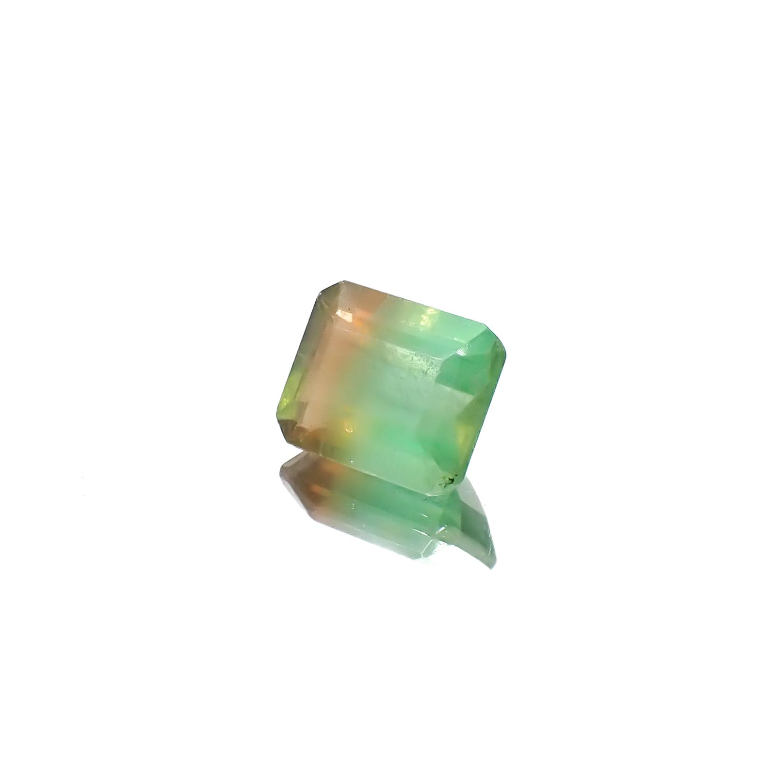 バイカラーフローライト フルオレッセンス ブラジル産 3.76ct[240928913]9.8x8mm前後