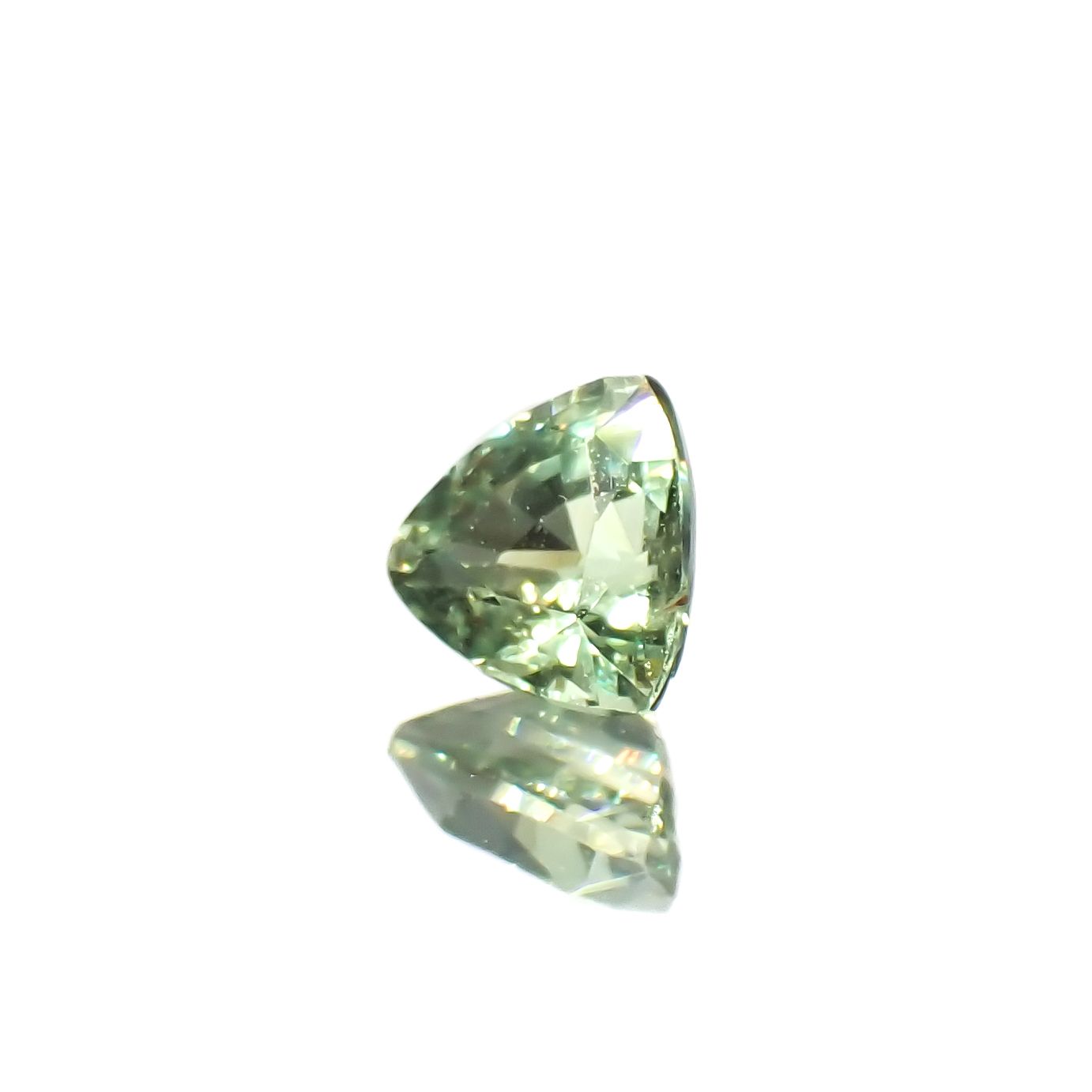 アレキサンドライト(宝石名アレキサンドライト)マダガスカル産 0.25ct 識別済[230522054]3.8x3.8mm前後