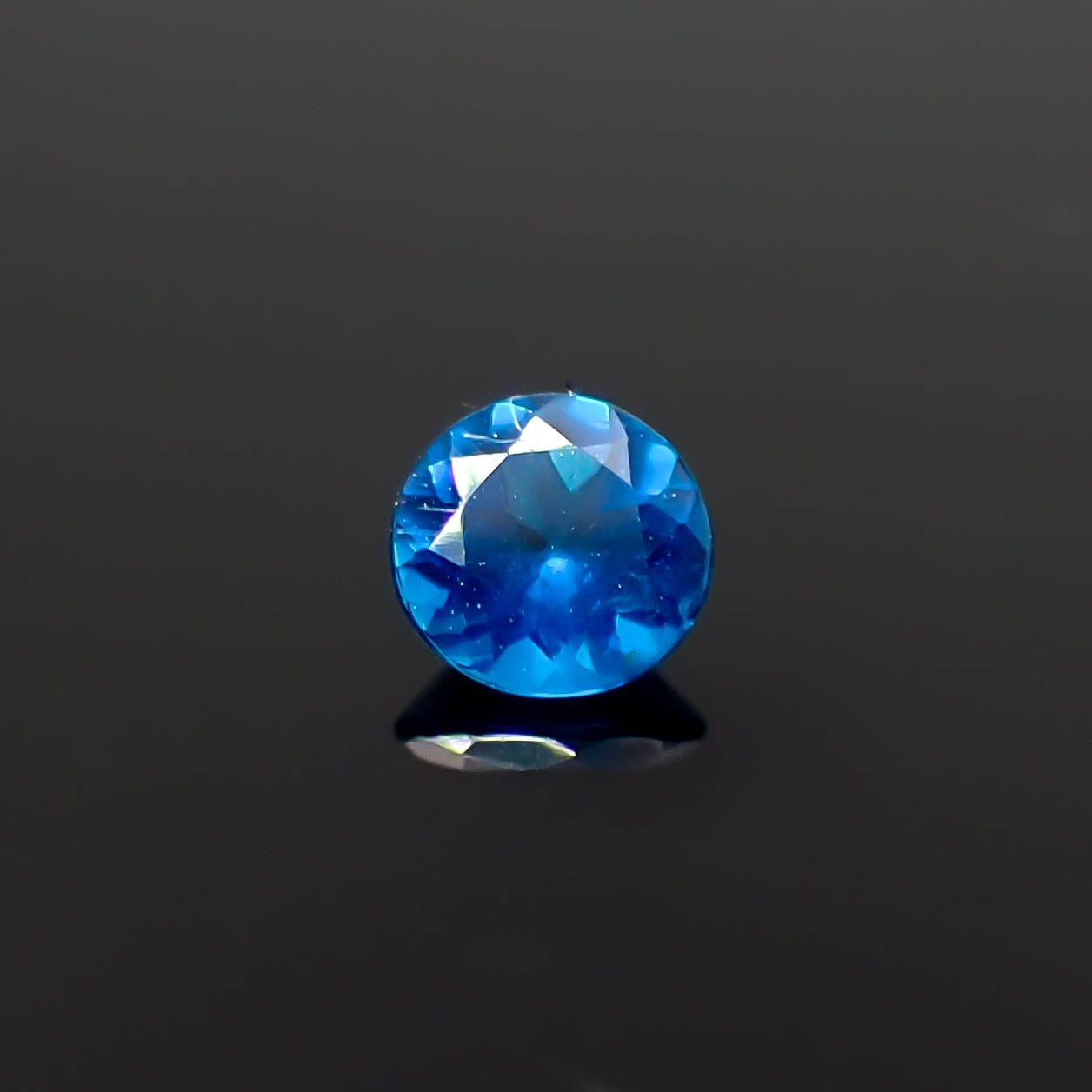ディープブルーアパタイト マダガスカル産 0.33ct[240828634]4.6x4.4mm前後