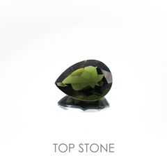 <ランダムセレクト1個販売> モルダバイト(宝石名モルダバイト) ペアシェイプカット 発見地：旧チェコスロバキア 8.70ct前後 識別済[20073977]18×13mm前後