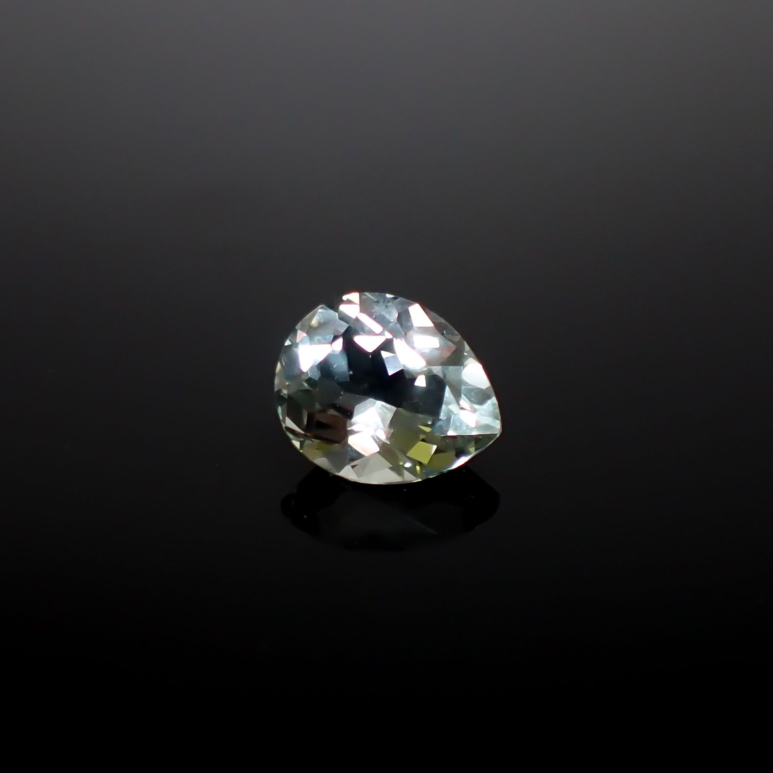 プラシオライト(グリーンアメジスト) ブラジル産 4.00ct [241229572]12.3x10mm前後
