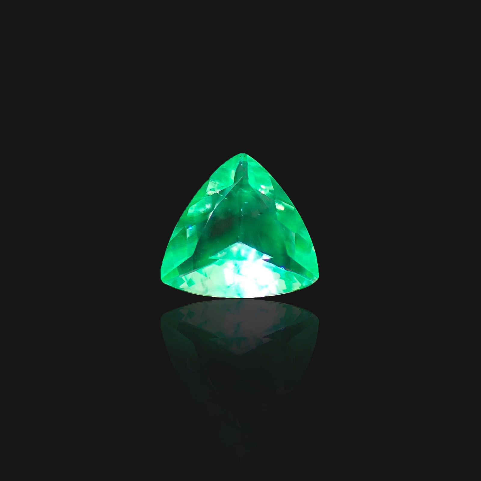 ハイアライトオパール(宝石名オパール)メキシコ産 1.05ct 識別済[231024007]8.2x8.2mm前後