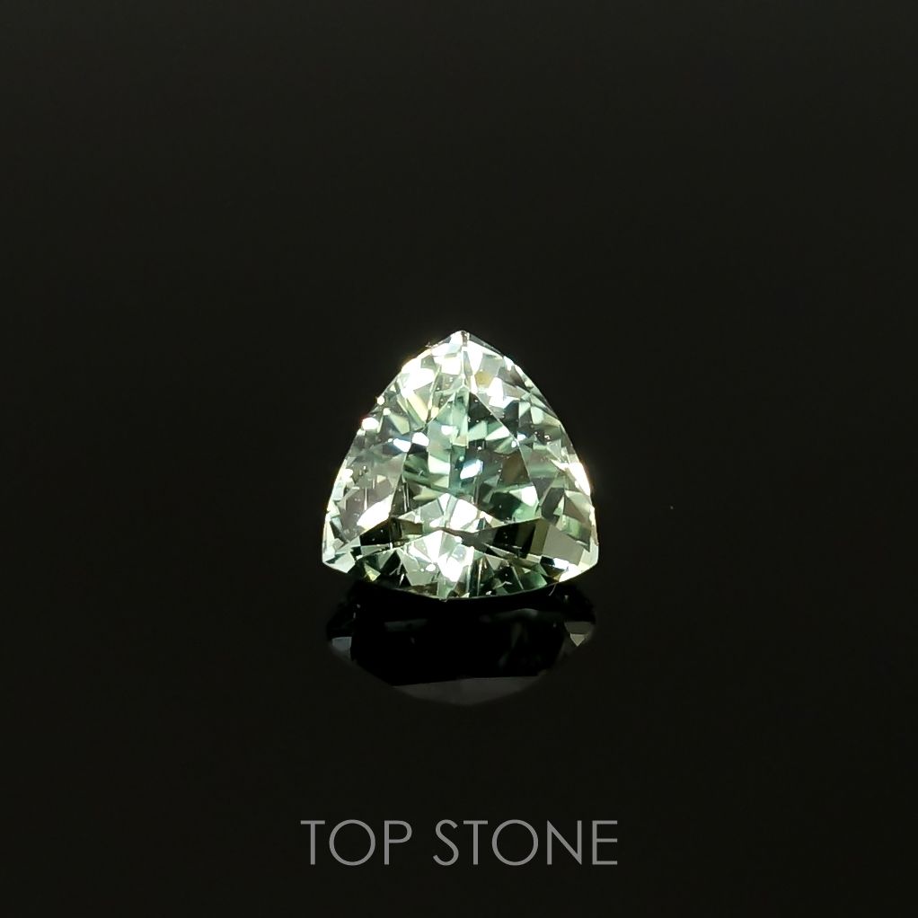 バナジウムコーネルピン(宝石名コーネルピン)タンザニア・タンガ州産 0.90ct 識別済[220115626]6x6mm前後