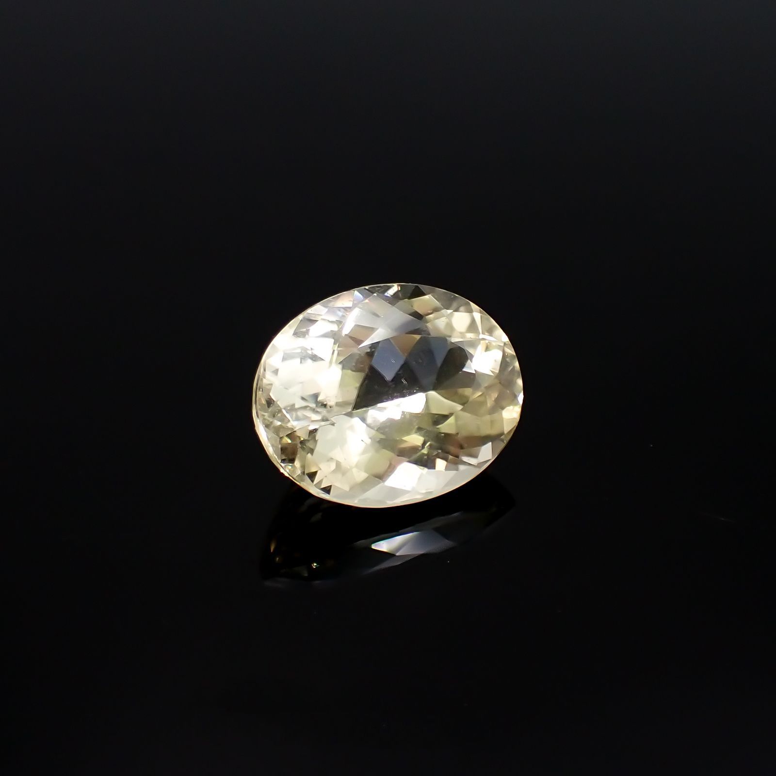 イエローユークレース(宝石名イエロー・ユークレース)ブラジル産 12.494ct ソ付(彩珠)[220918079]16.7x13.1mm前後