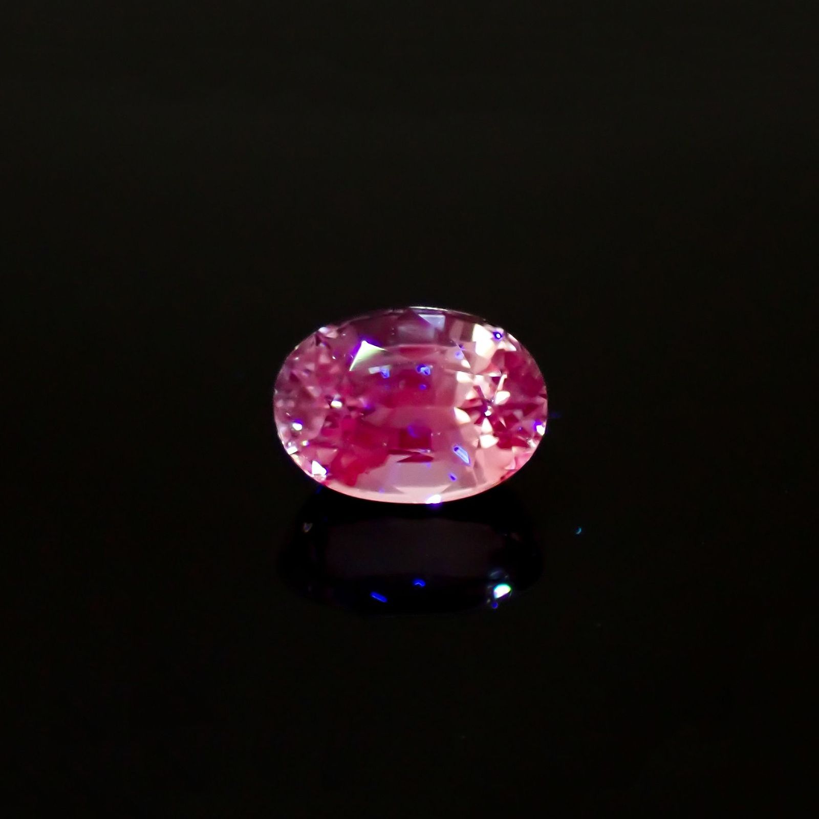ラベンダーサファイア(宝石名サファイア)スリランカ/マダガスカル産 識別済 1.69ct / 7.4x5.3mm前後 [220817461]