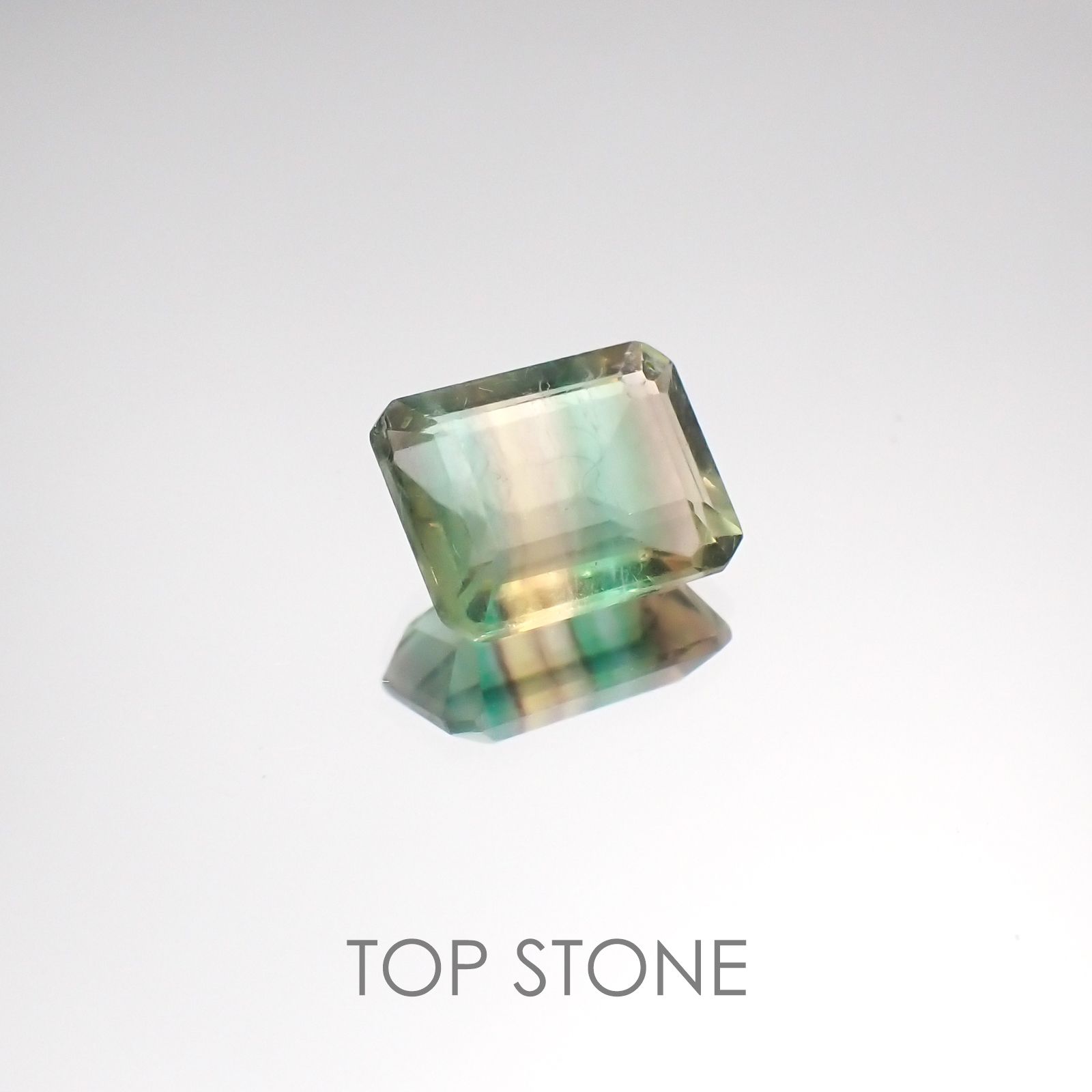 バイカラーフローライト ブラジル産 ルース 3.48ct[21028515]10×7.8mm前後