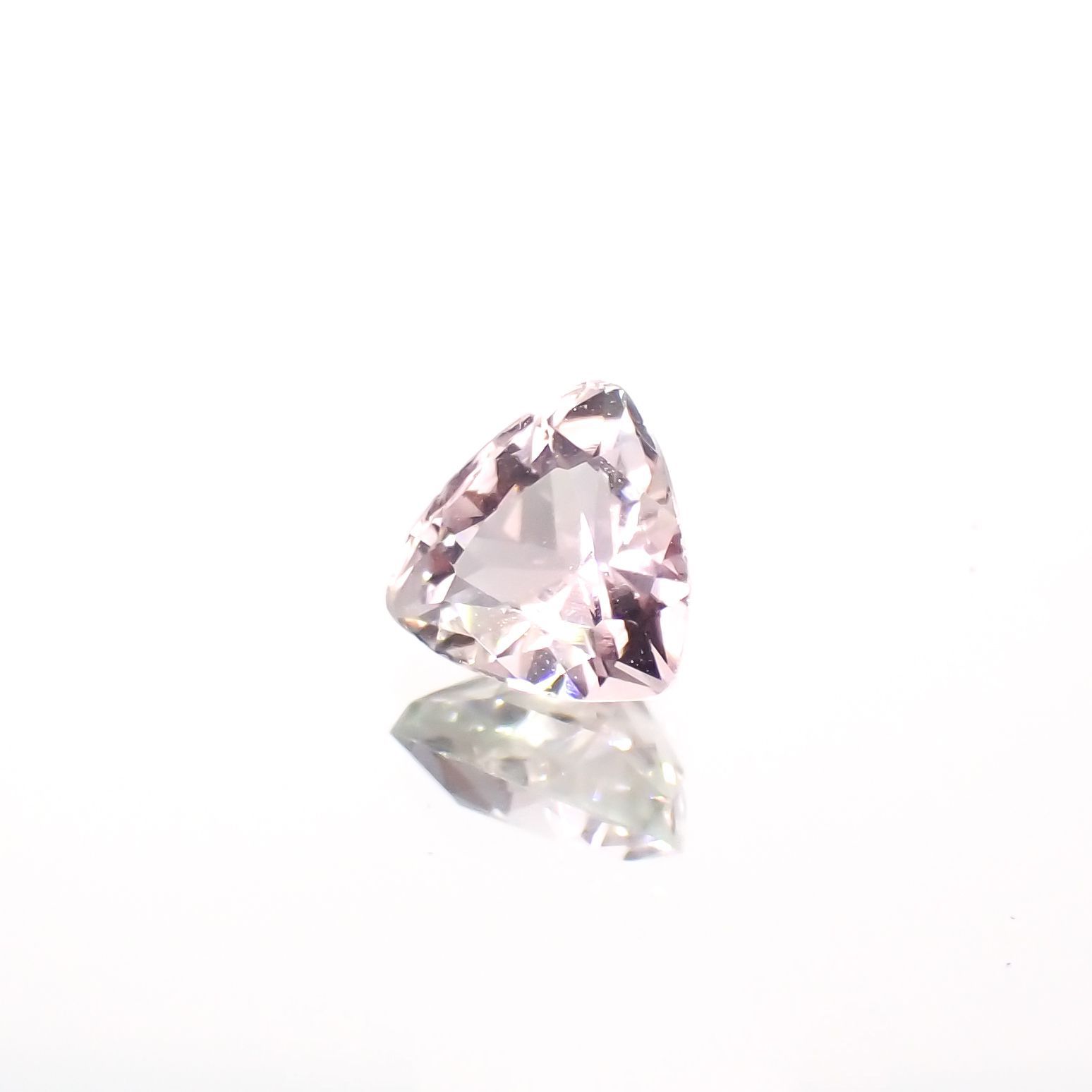 ピンクトルマリン(宝石名トルマリン)アフガニスタン産 0.70ct 識別済[230320843]5.6x5.7mm前後