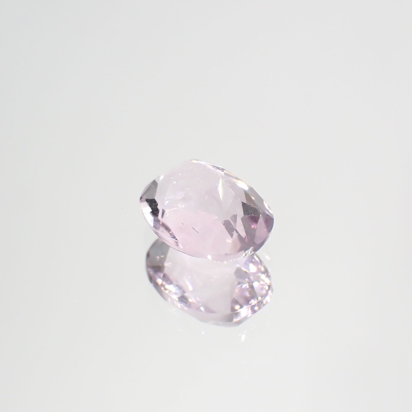 ピンクフローライト(宝石名フルオライト)ブラジル産 1.60ct 識別済[220115127]8.1x6.2mm前後