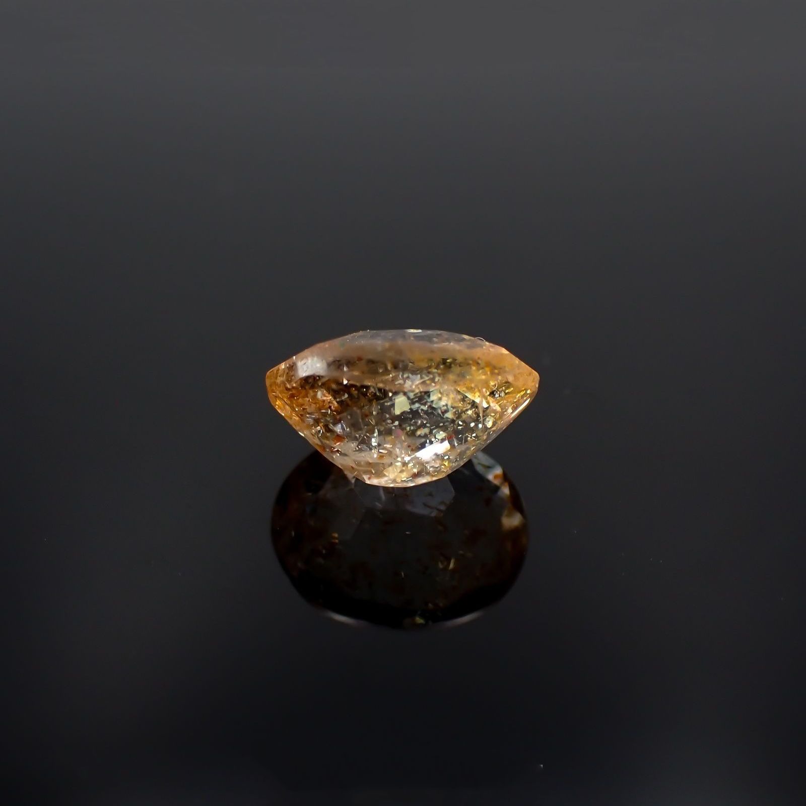イリュージョンサンストーン インド産 1.65ct / 8.7x6.9mm前後 [221219258]