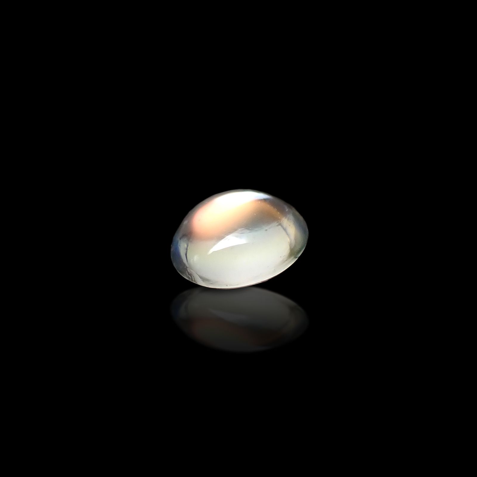 レインボームーンストーン(宝石名アンデシン)インド・タミルナードゥ州産 0.38ct 識別済[240828621]5.2x5.2mm前後