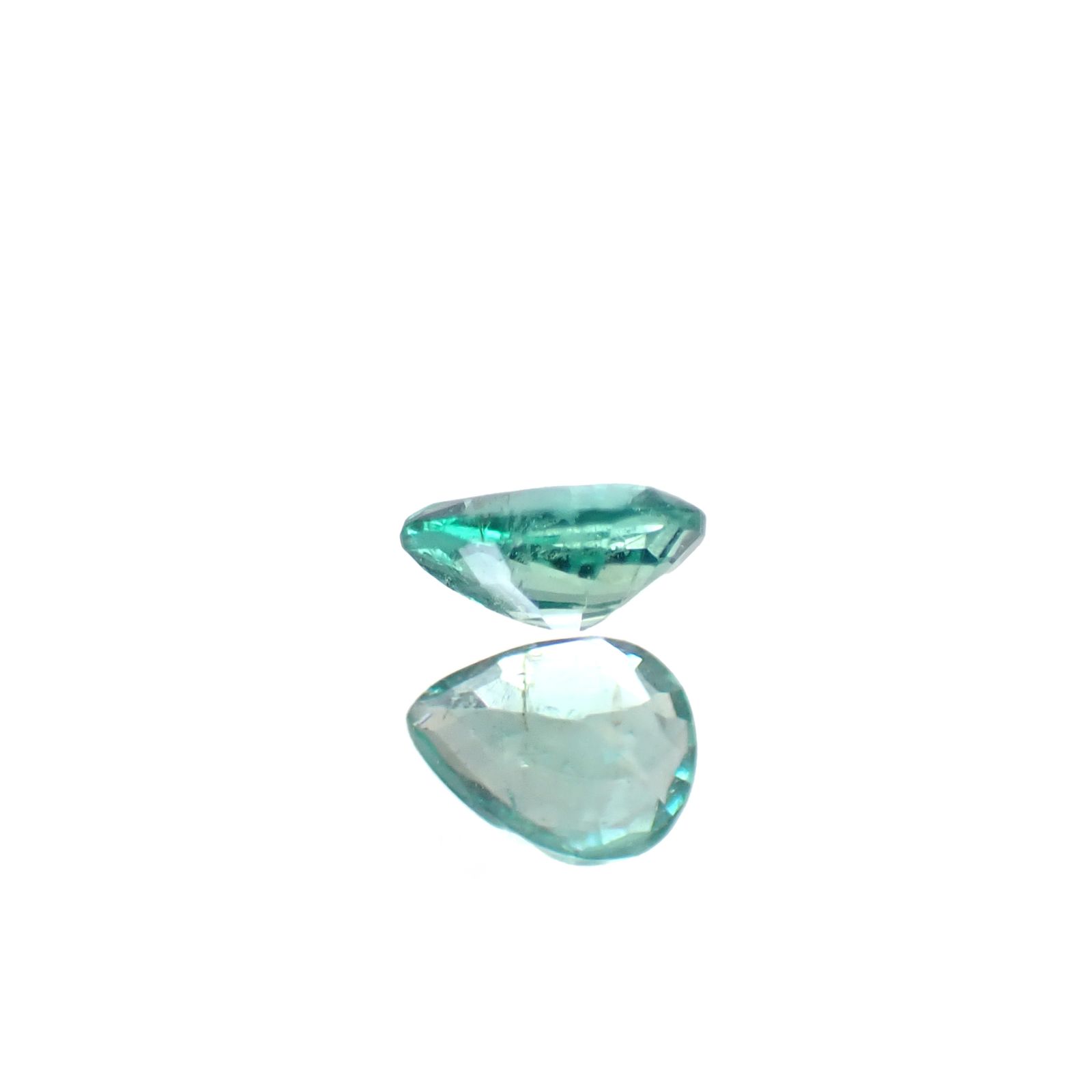 ブルーエメラルド(ブルーグリーンベリル) ザンビア産 0.22ct [250430290]4.8x3.7mm前後