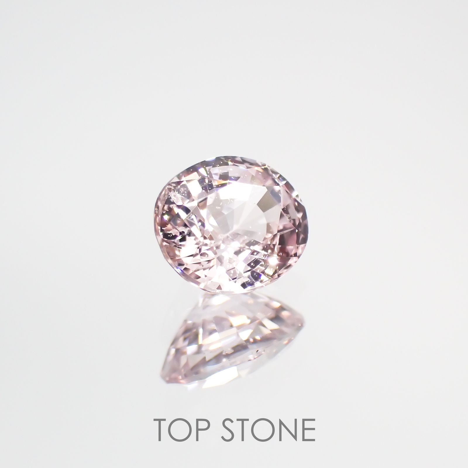 ピンクサファイア(宝石名ピンク・サファイア) マダガスカル/スリランカ産 0.68ct 識別済[210712562]5.4×4.6mm前後