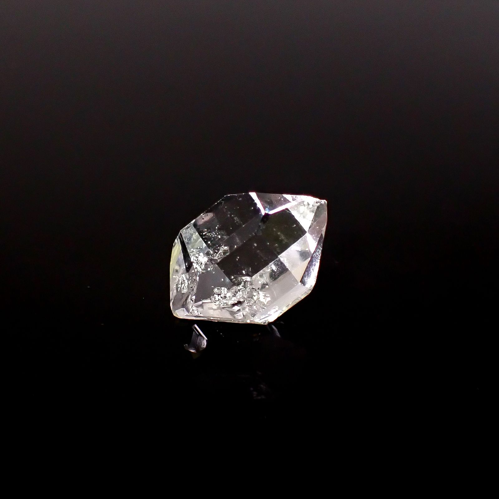 ハーキマーダイヤモンド 原石 アメリカ・ニューヨーク州産 15.14ct / 19x13.4mm前後 [260231774]