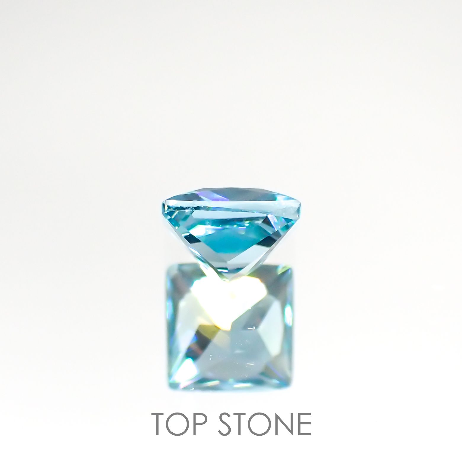 ◇プリンセスカット◇ブルージルコン(宝石名ジルコン) カンボジア産 0.98ct 識別済[210913433]5.1×5.1mm前後