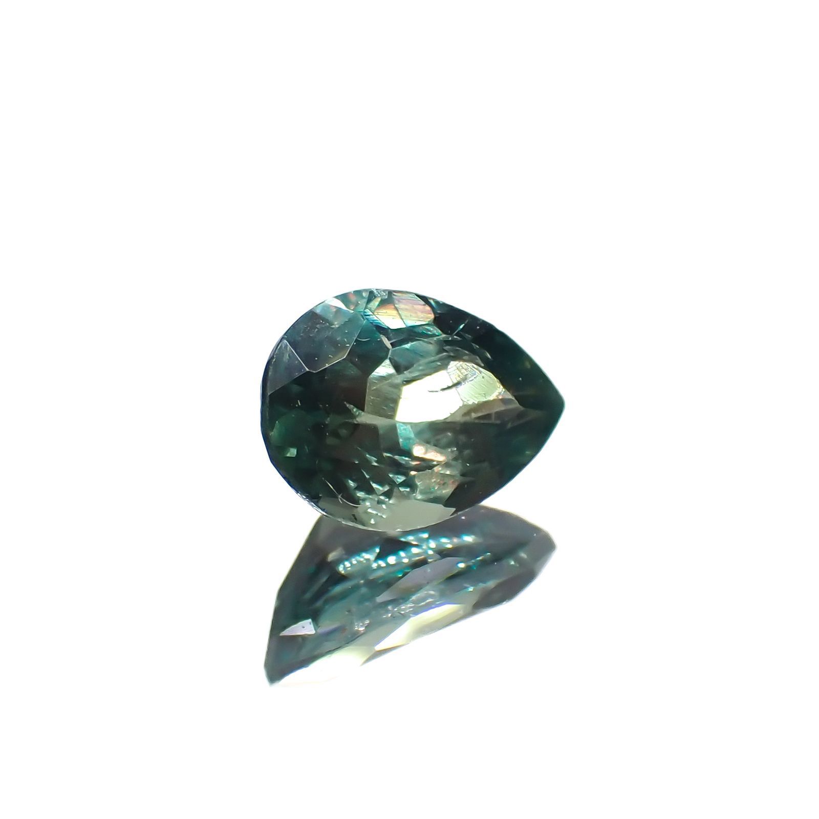 アレキサンドライト(宝石名アレキサンドライト)インド産 0.52ct 識別済[221219406]5.7x4.1mm前後