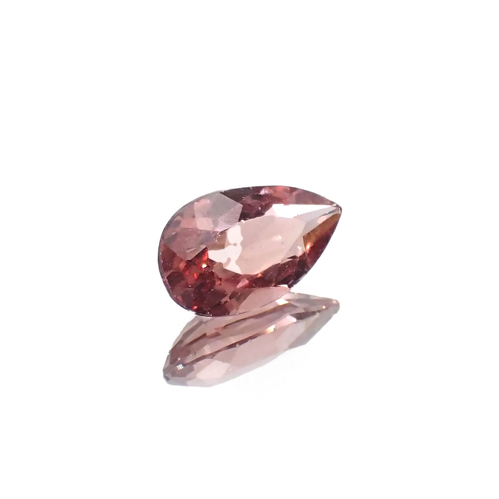 ピンクアパタイト ブラジル産 0.90ct / 8.3x4.9mm前後 [251024935]