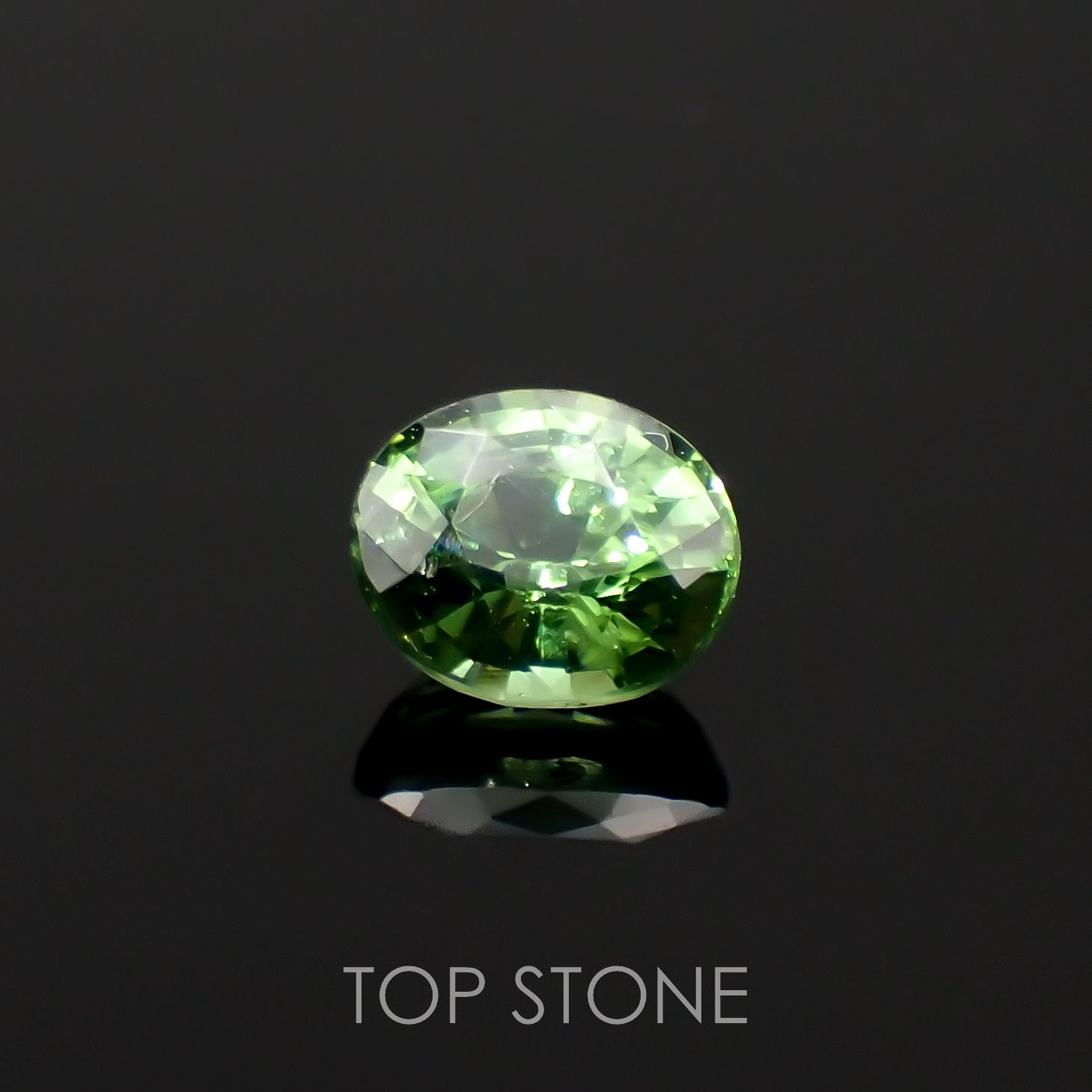 グリーンジルコン(宝石名ジルコン)スリランカ/カンボジア産 0.64ct 識別済[230220687]5.2x4.4mm前後