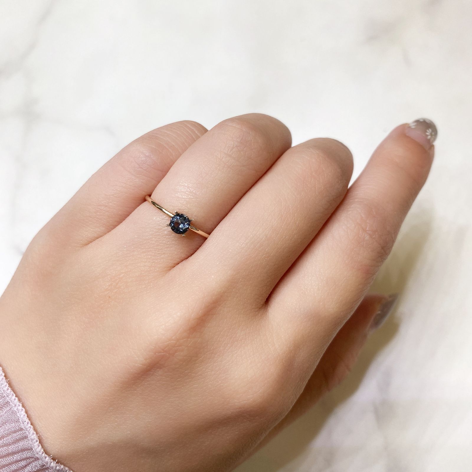 グレイッシュブルースピネル(宝石名スピネル) ビルマ産 0.31ct 識別済[211013475]4.1×4.1mm前後