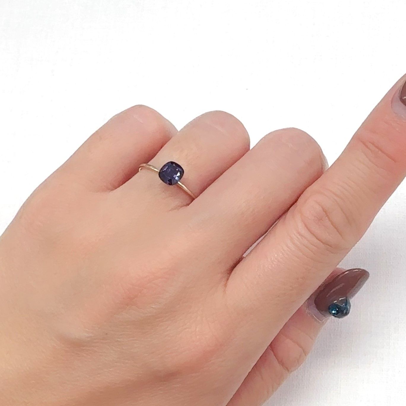 ベキリーブルーガーネット（カラーチェンジガーネット アレキタイプ） マダガスカル・ベキリー産 0.90ct[240628288]5.8x5.2mm前後