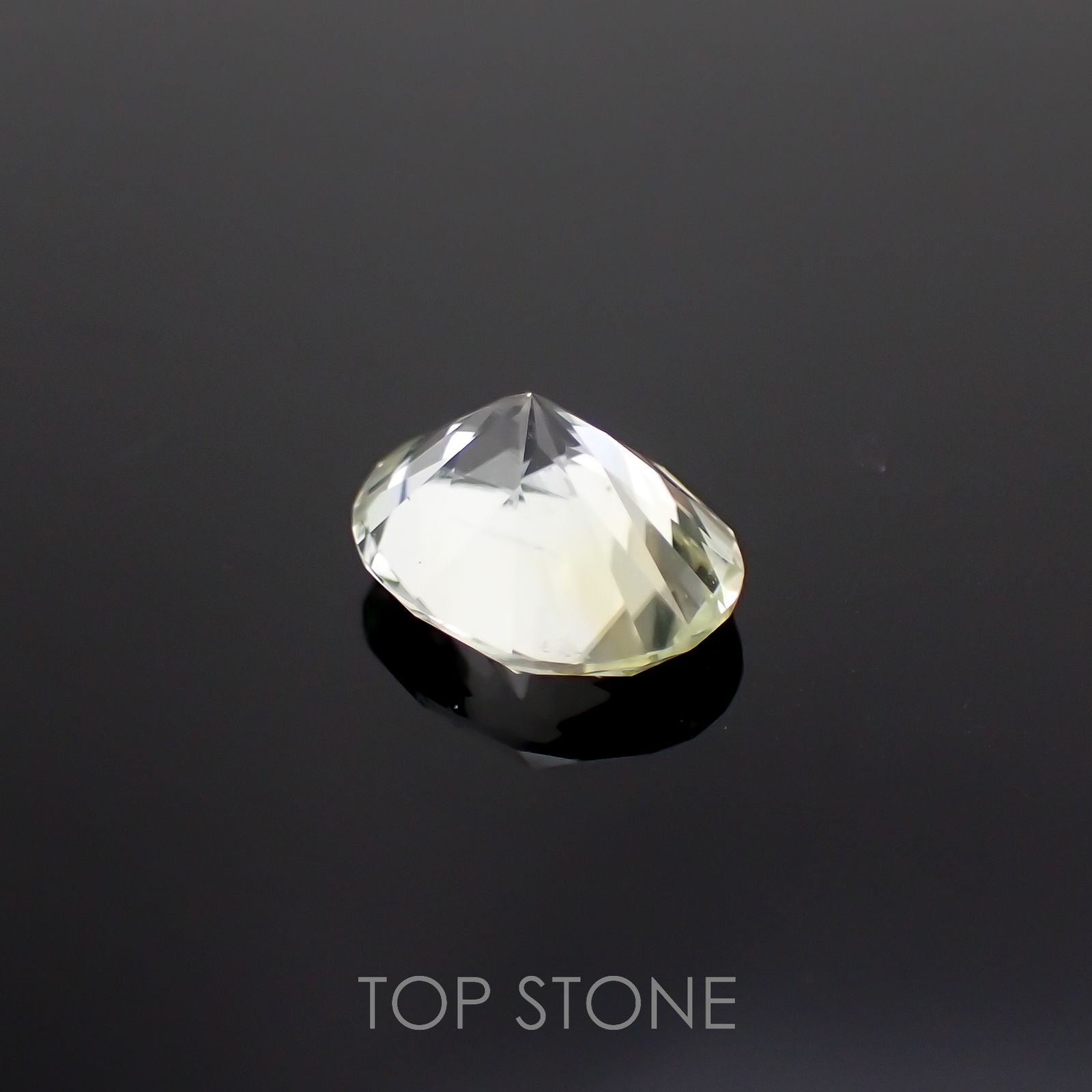 ダトーライト(宝石名ダトライト)ロシア産 3.669ct ソ付(彩珠)[221018688]11.7x8.8mm前後