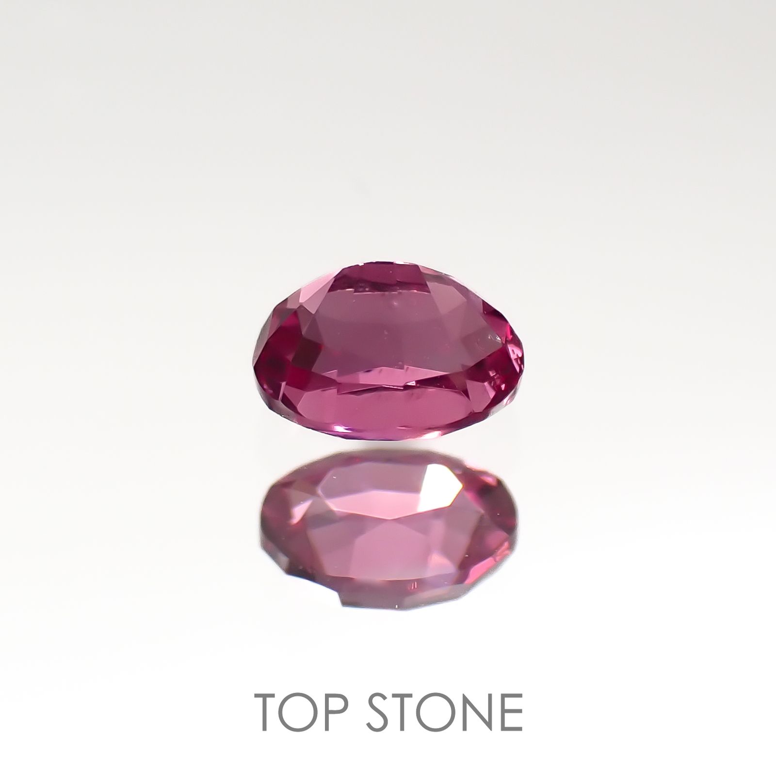 ホットピンクスピネル(宝石名ピンク・スピネル)タンザニア産 0.24ct 識別済[220817354]4x3.1mm前後
