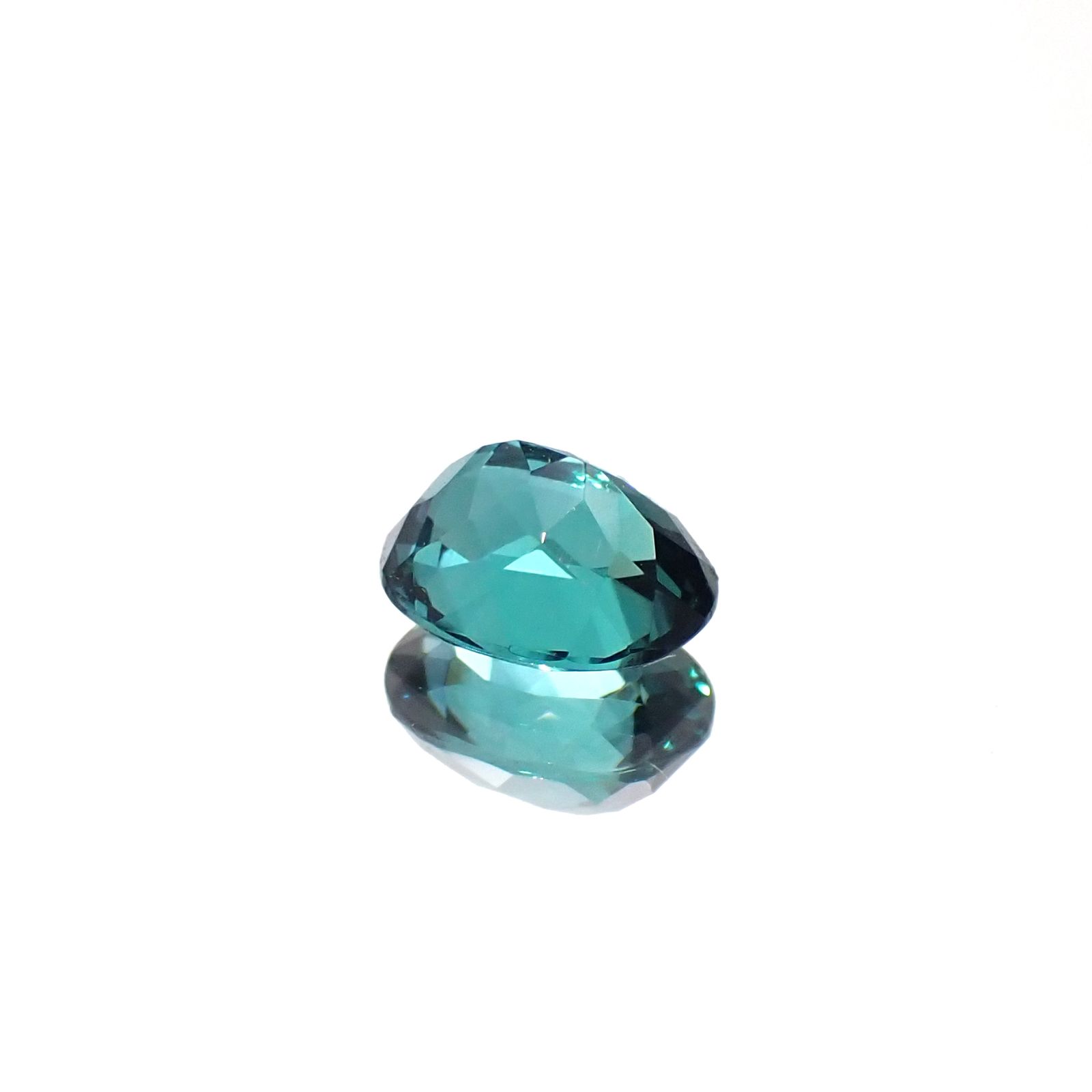 ブルーグリーントルマリン ブラジル産 0.66ct[230923529]6.2x4.7mm前後