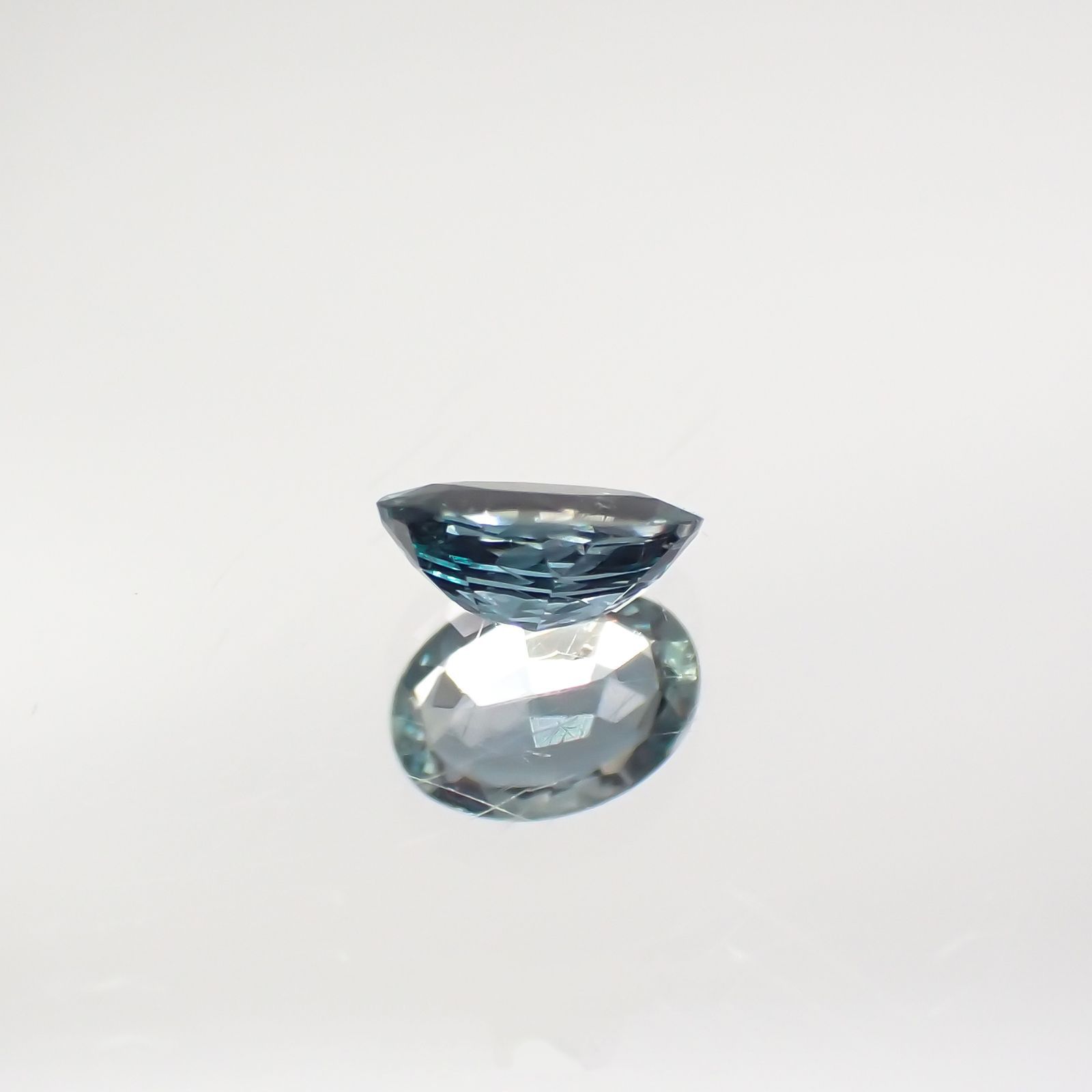 アレキサンドライト ブラジル産 ルース 0.11ct[210711873]3.5×2.5mm前後