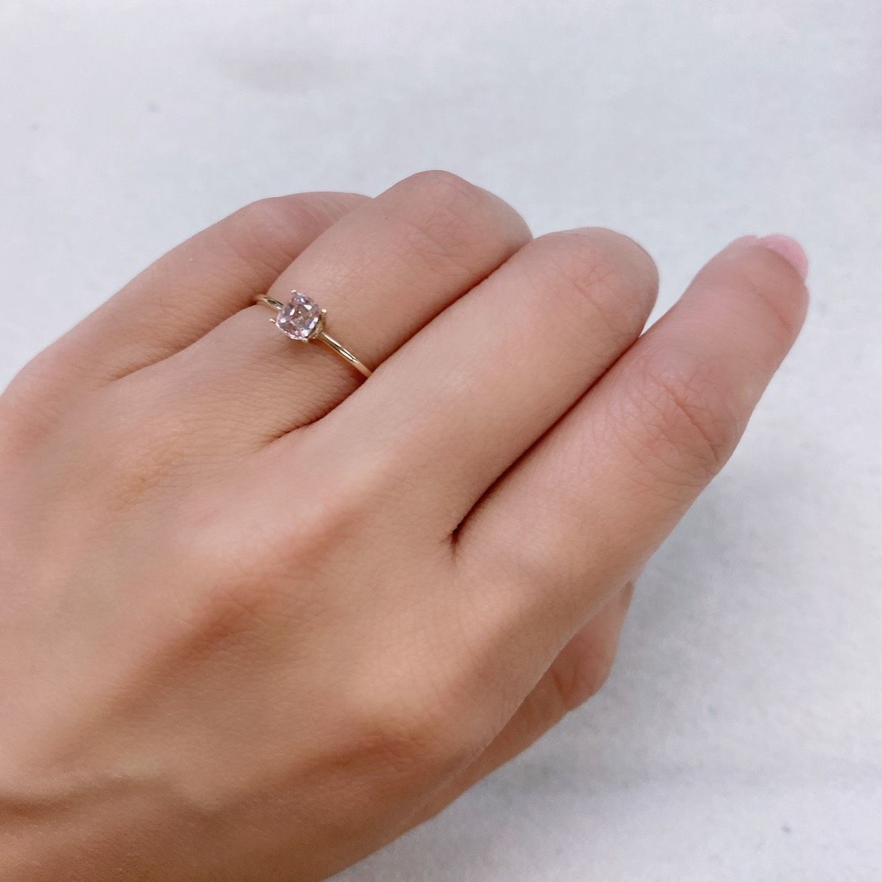 ピンクサファイア(宝石名ピンク・サファイア) マダガスカル/スリランカ産 0.41ct 識別済[210812554]4.4×3.5mm前後