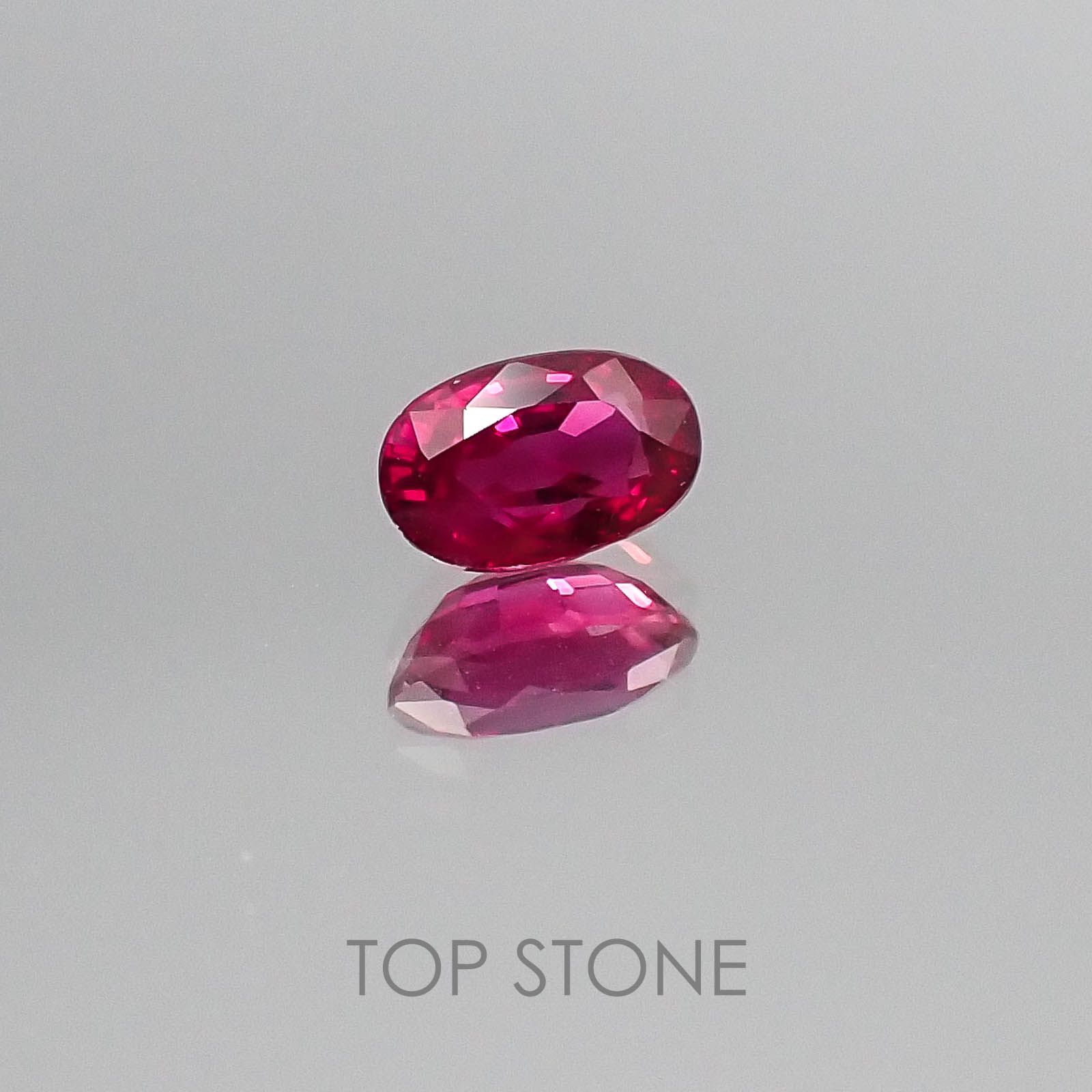 ルビー ビルマ産 ルース 0.64ct[20052359]6.1×3.6mm前後
