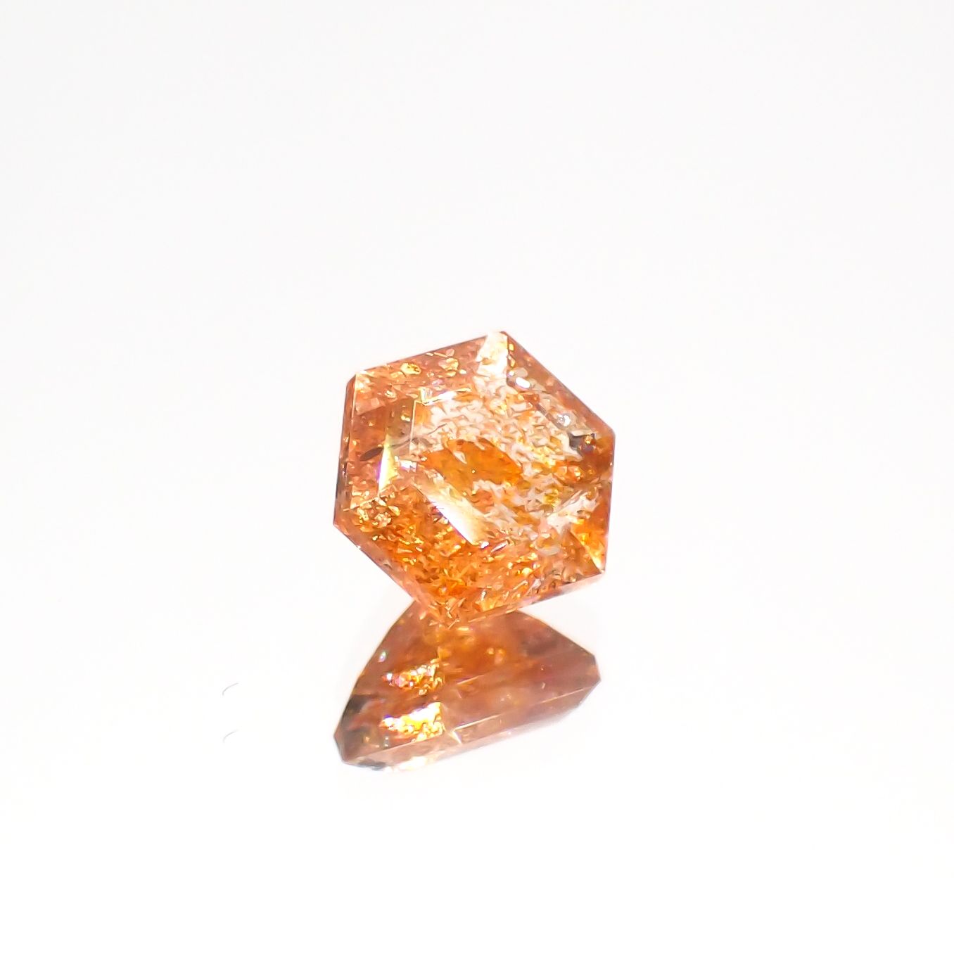 ◇ヘキサゴンカット◇イリュージョンサンストーンイリュージョンサンストーン タンザニア産 0.50ct[230320960]4.9x4.8mm前後
