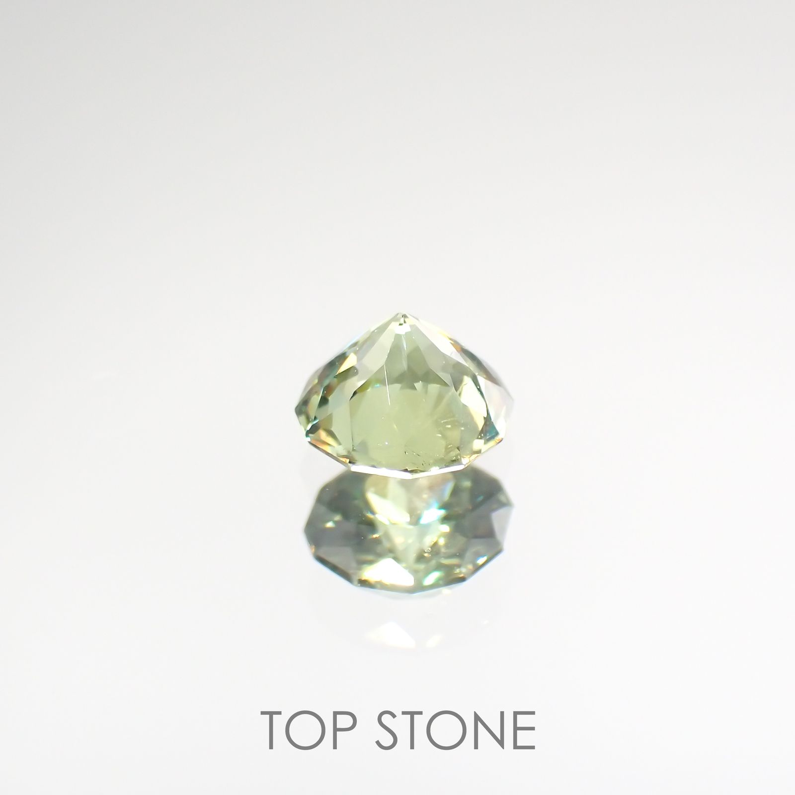 デマントイドガーネット ナミビア産 ルース 0.41ct[210812783]4.2×4.2mm前後