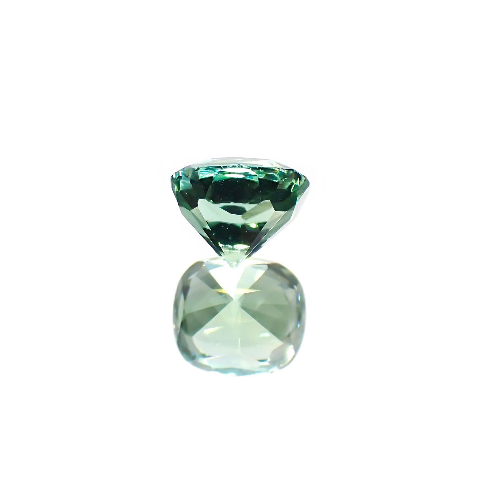 グリーントルマリン アフガニスタン産 1.04ct / 6.2x5.5mm前後 [220114107]