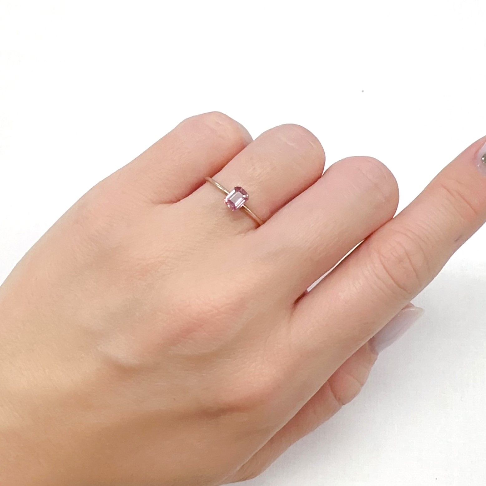 パパラチャサファイア非加熱(宝石名サファイア/別名パパラチャ・サファイア)スリランカ産 0.49ct GIA鑑付[231224697]5.1x3.9mm前後